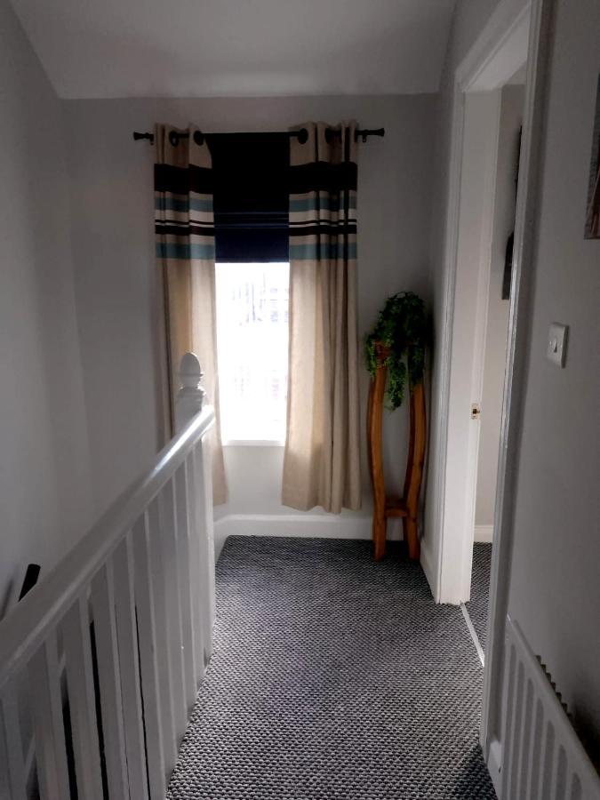 Maire Toireasa - Cosy Refurbished Property In The Gaeltacht Quarter Belfast Exterior foto