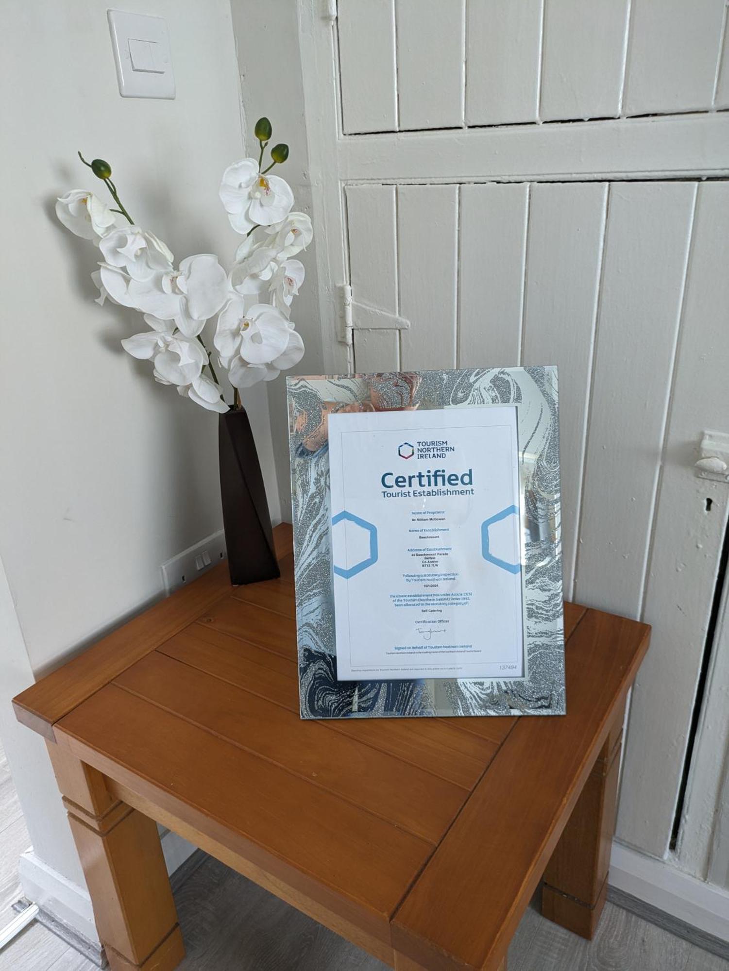 Maire Toireasa - Cosy Refurbished Property In The Gaeltacht Quarter Belfast Zimmer foto