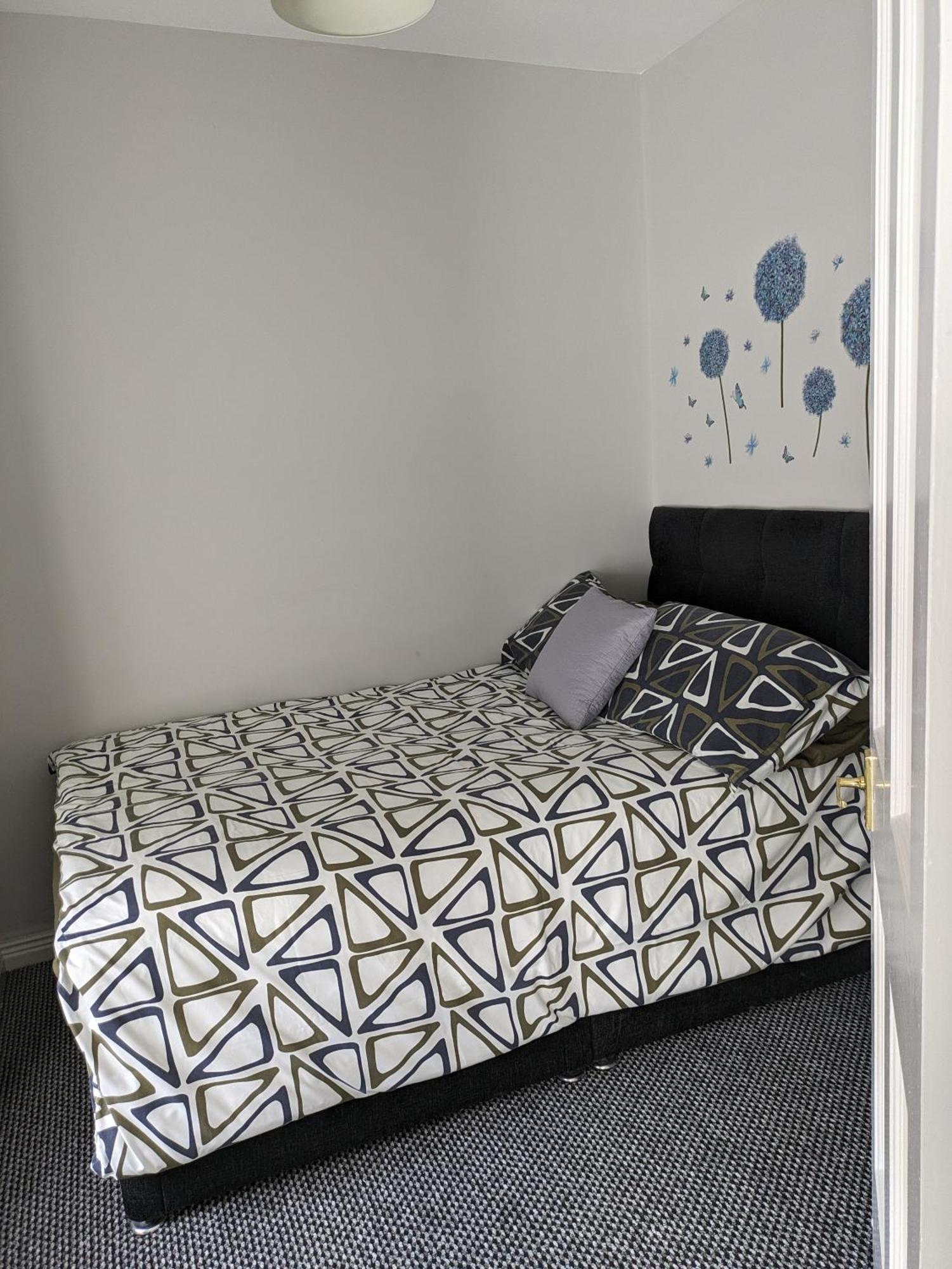 Maire Toireasa - Cosy Refurbished Property In The Gaeltacht Quarter Belfast Zimmer foto